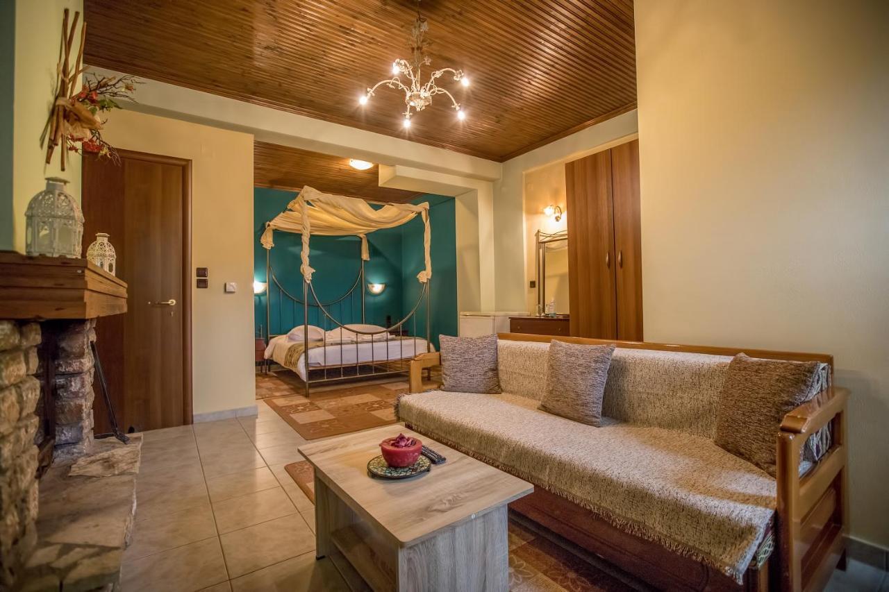 Kynthia Guesthouse Neochorion Bagian luar foto