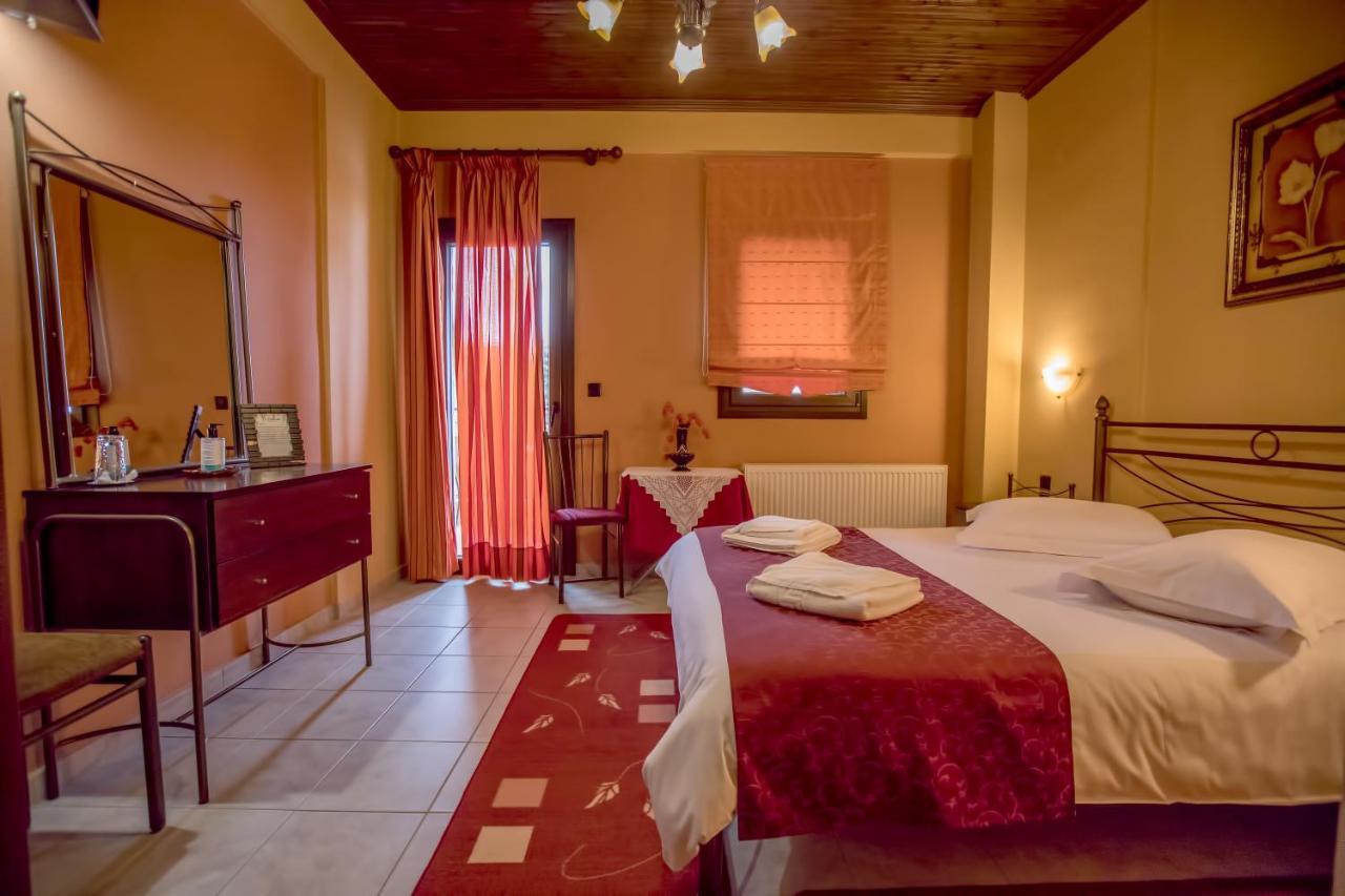 Kynthia Guesthouse Neochorion Bagian luar foto