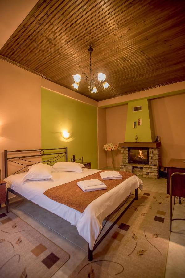 Kynthia Guesthouse Neochorion Bagian luar foto